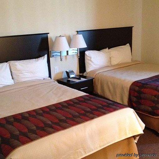 Econo Lodge Джеймстаун Номер фото